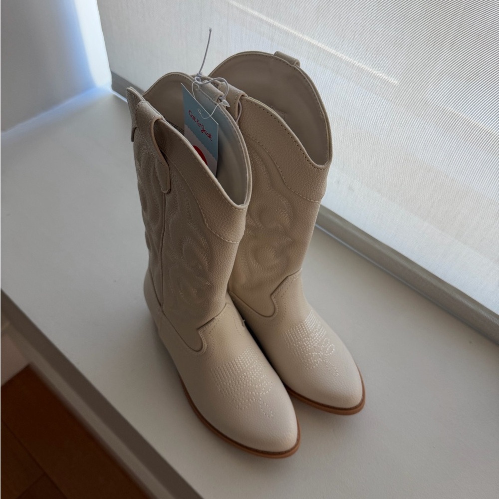 Cat & Jack Cream Heeled Boots